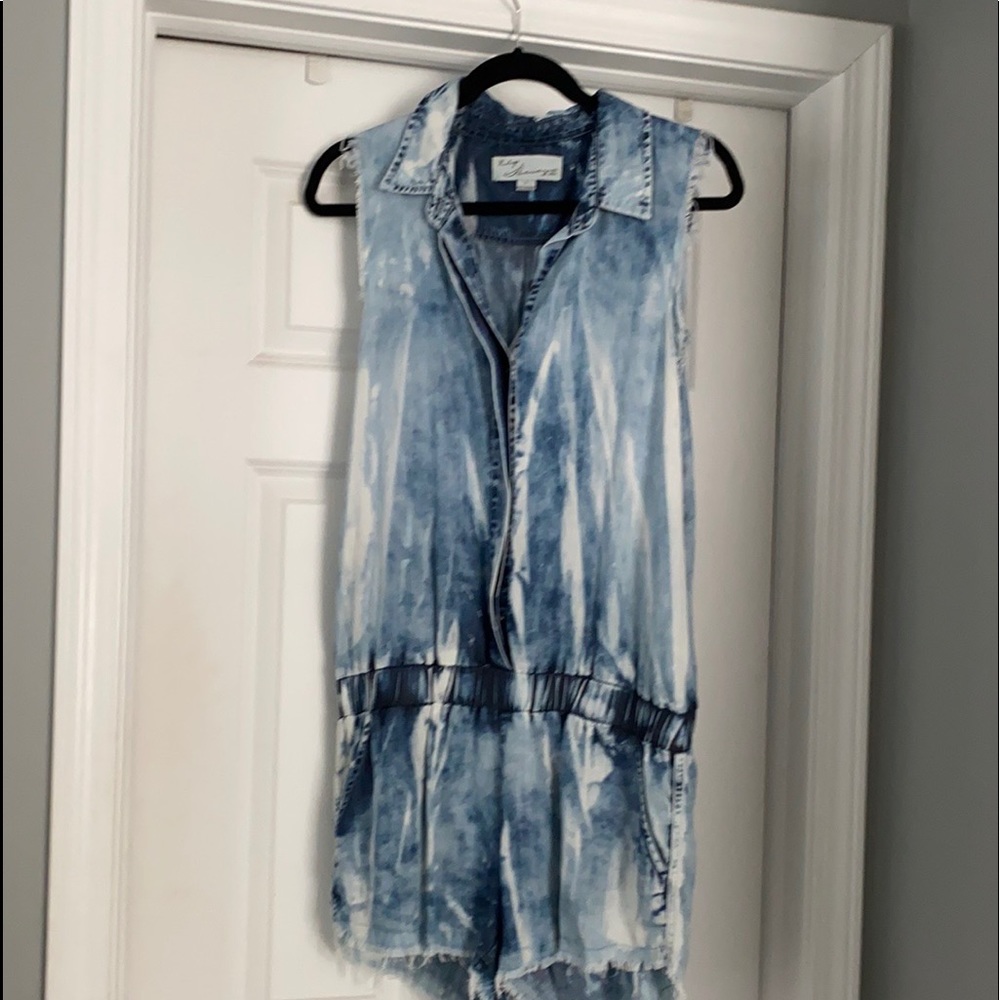 Very soft white washed jumper. Perfect for summer.